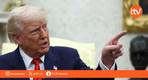 Trump amenaza con “borrar” a Irán si ataca buques en el estrecho de Ormuz
