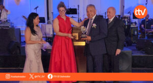 Mateo Flores: un referente de la comunidad hispana en Westbury recibe importante reconocimiento