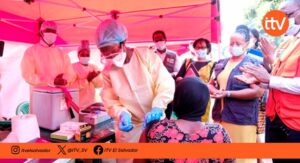 OMS alerta que brote de ébola en África podría agravarse