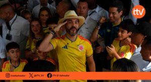 De la Espriella aventaja a Cepeda en ajustado balotaje presidencial en Colombia