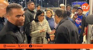 Venezuela eleva a 2,595 los fallecidos por terremotos