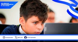 Escuelas del plan digital superan resultados nacionales de PISA