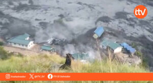 Inundación en Nepal arrasa 45 viviendas y deja cinco desaparecidos