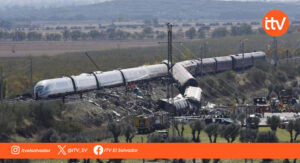 Choque de trenes en España deja 68 fallecidos y más de 50 heridos