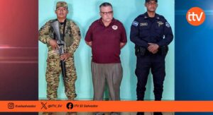 Capturan a hombre acusado de amenazar familia con corvo