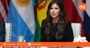 Kristi Noem deja cargo de enviada especial del Escudo de las Américas